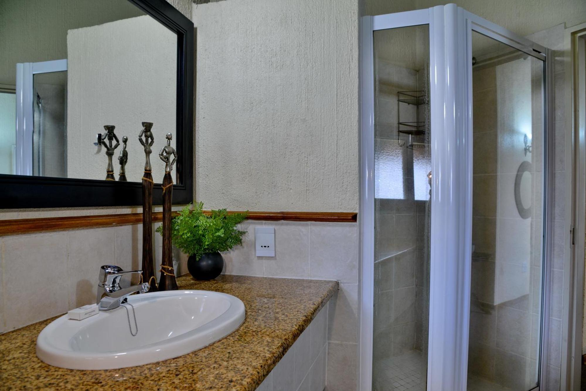 Cambalala - Luxury Units - In Kruger Park Lodge - Serviced Daily, Free Wi-Fi Хейзивю Екстериор снимка